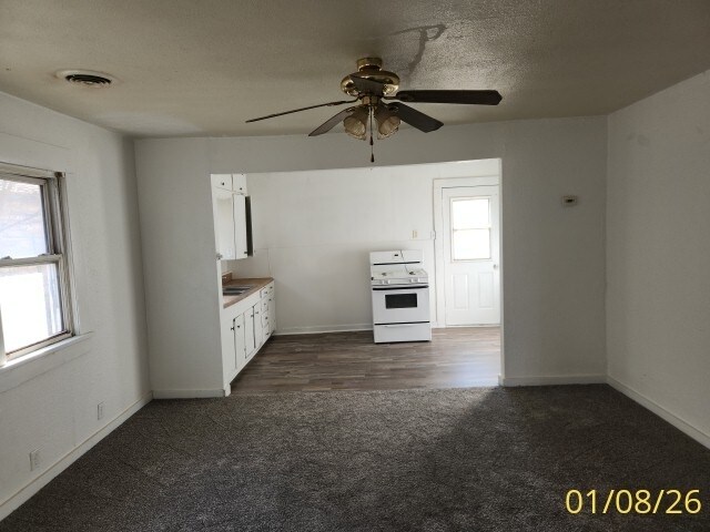 Building Photo - 105 N Wynne St