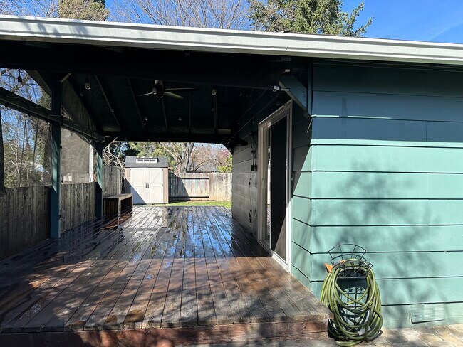 Building Photo - 720 Freeman Rd