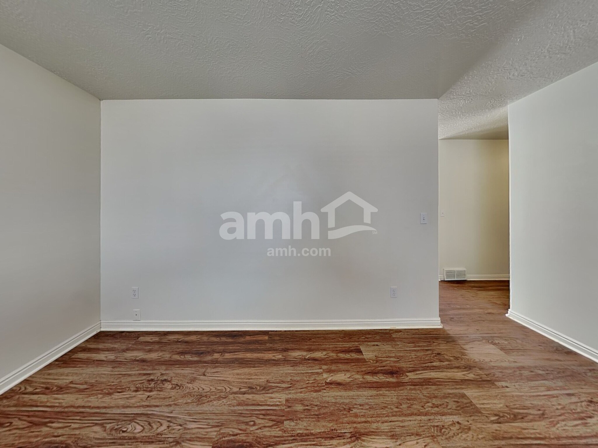 Building Photo - 468 E 1480 N