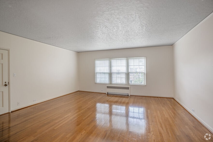2BR, 1BA, - 790SF - Living Room - Parkview Apartments