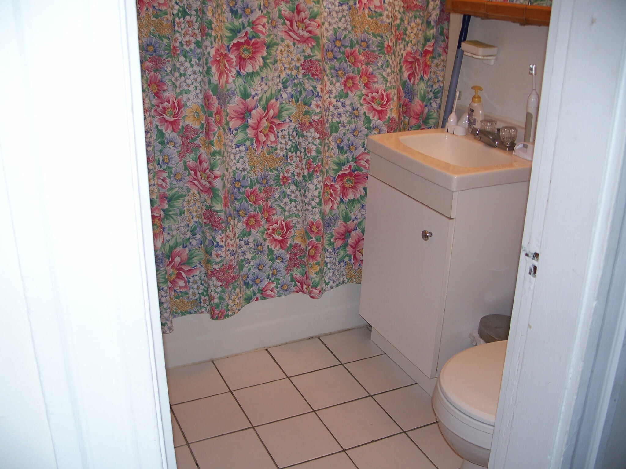 Building Photo - 15 Colborne Rd