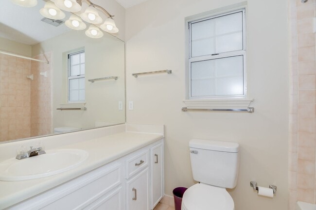 Building Photo - Ranch In Columbia County