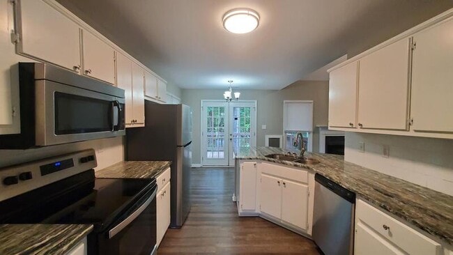 Building Photo - 1061 Sharon Pl