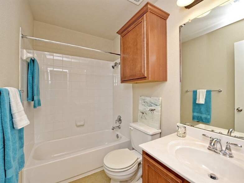 Building Photo - 8725 White Ibis Dr