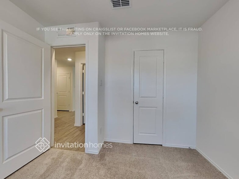 Building Photo - 1009 Wildflower St