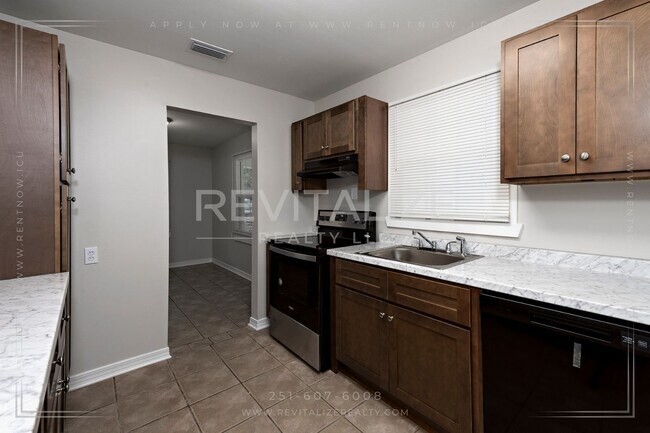 Building Photo - Cozy, Updated 3-Bedroom Home with a Shady Yard!