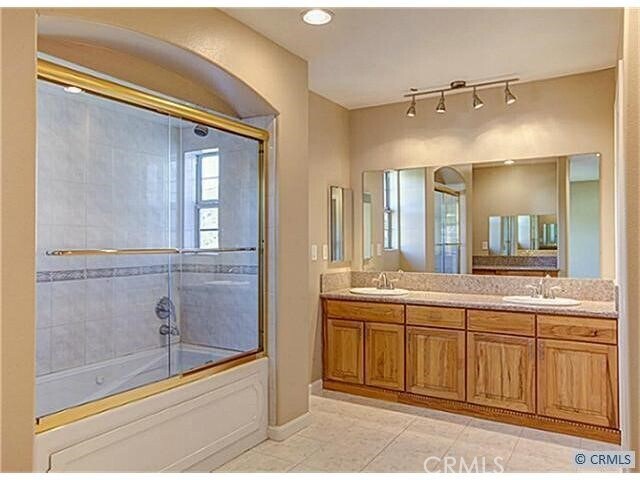 Building Photo - 9351 Russell St