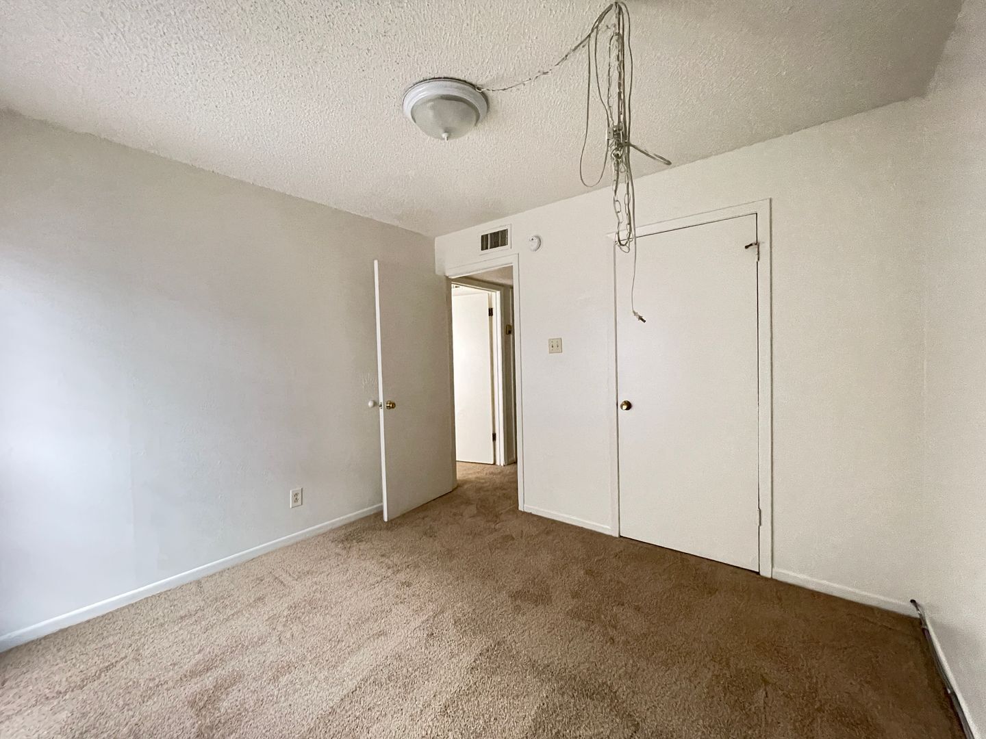 Building Photo - 4308 Lake Rd