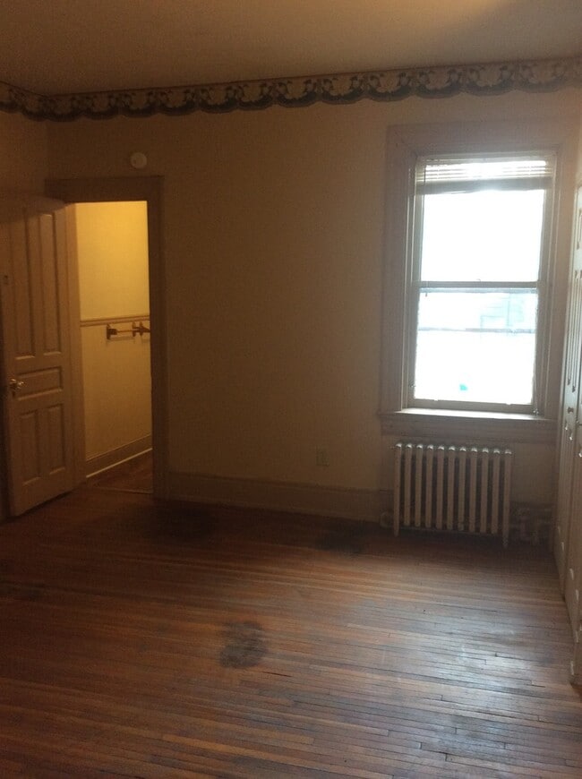 Building Photo - 303 E King St