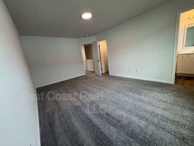 Building Photo - 56 Snowdrop Ct