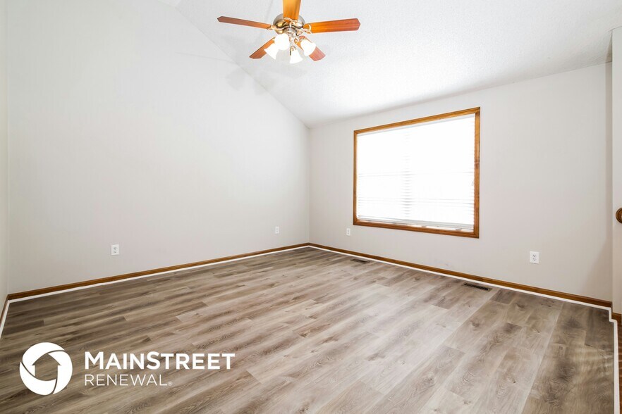 Building Photo - 1502 Willow Dr