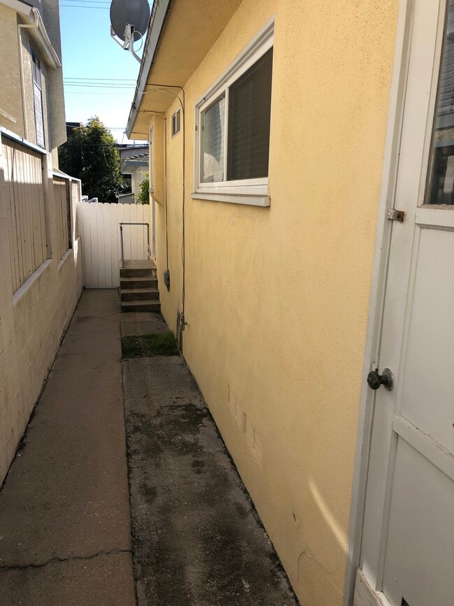 Back of unit - Back door and laundry location - 1800 Green Ln