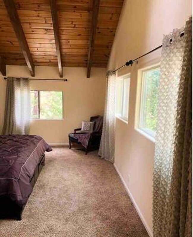 Building Photo - Great Contemporary Lake View Home above Bu...