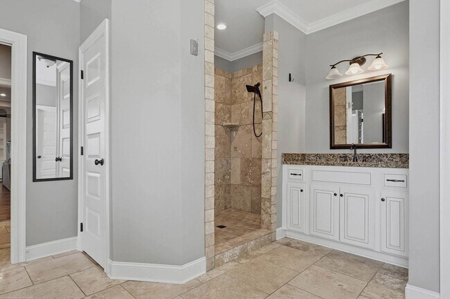 Building Photo - 128 Thistledown Dr