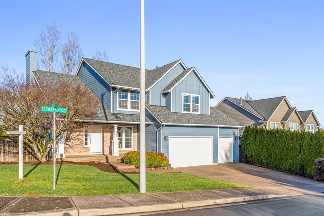 Building Photo - 2851 Cleveland Ave NW