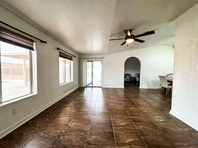 Building Photo - "Charming 3-Bedroom, 2 Bathroom Pool Home in Ocotillo!"