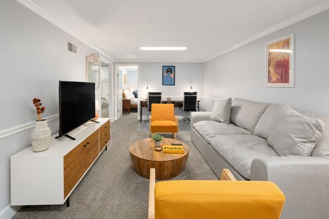 Building Photo - Golden Duplex > Unit is fully furnished feels like NEW!