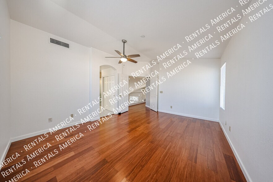 Building Photo - 6784 W Louise Dr