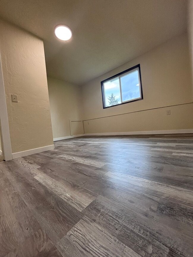Building Photo - Desired NE Tacoma Community