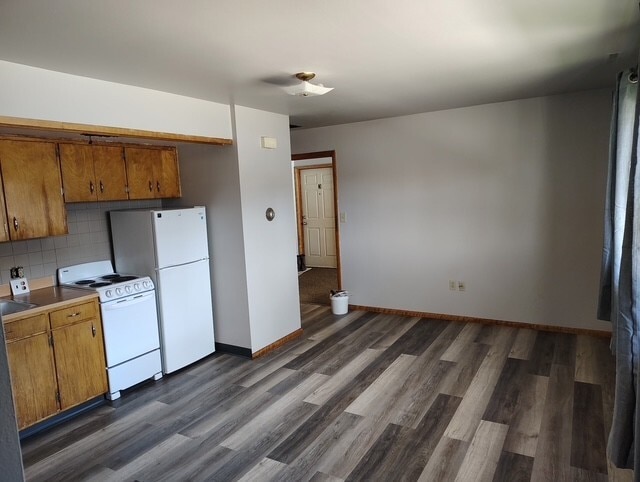 Building Photo - 8 8th St W