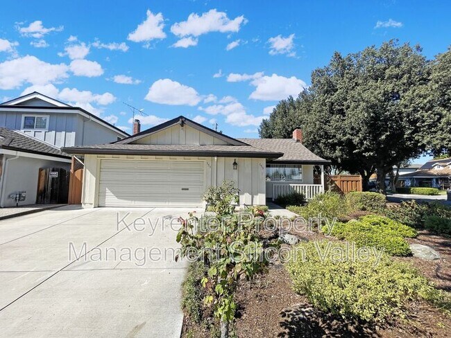 Building Photo - 153 Noyo Dr