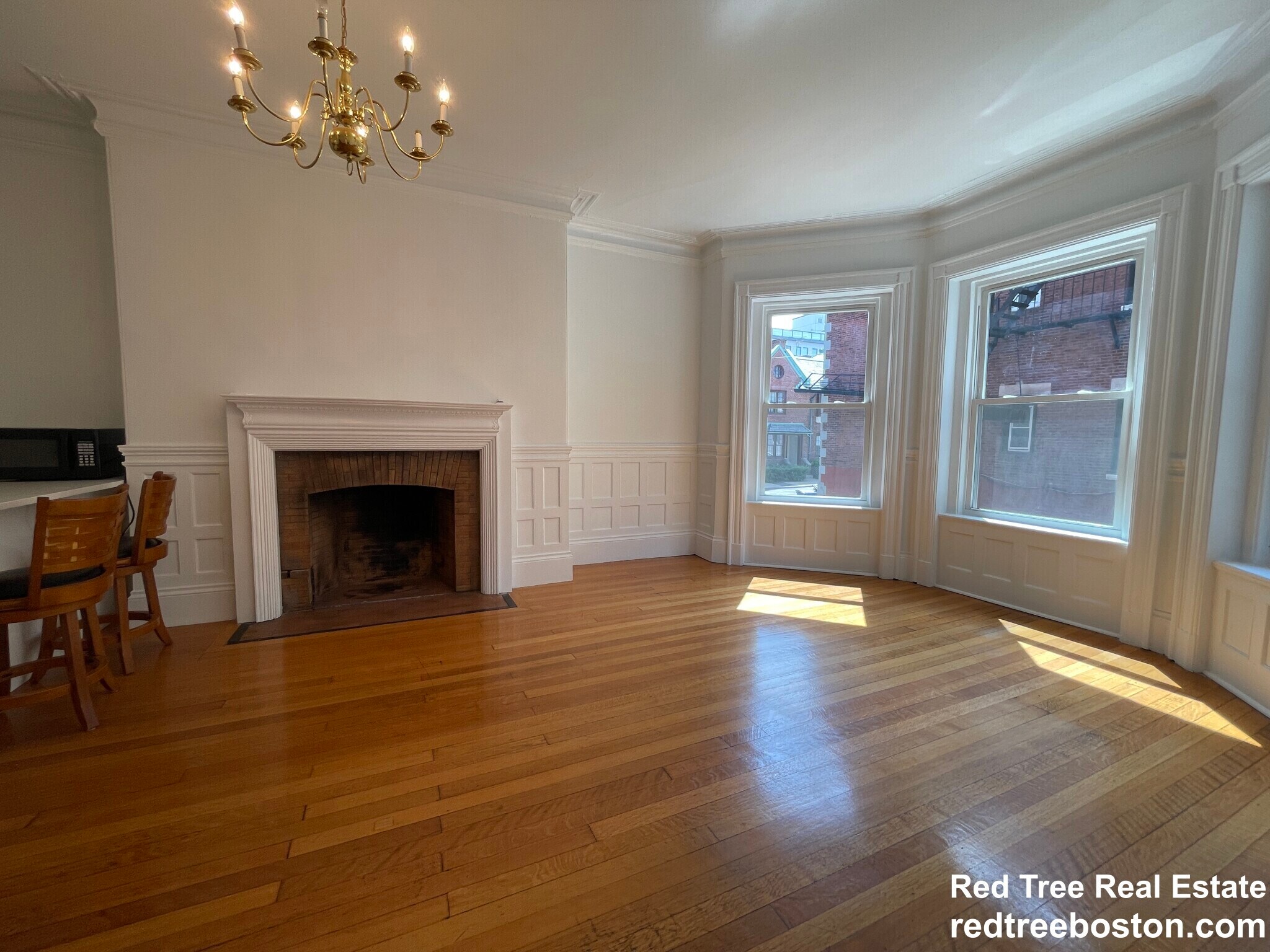 Building Photo - 869 Beacon St