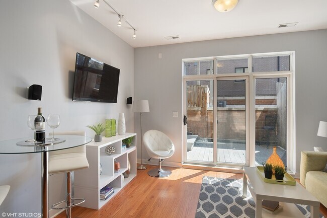 Building Photo - 1162 W Hubbard St