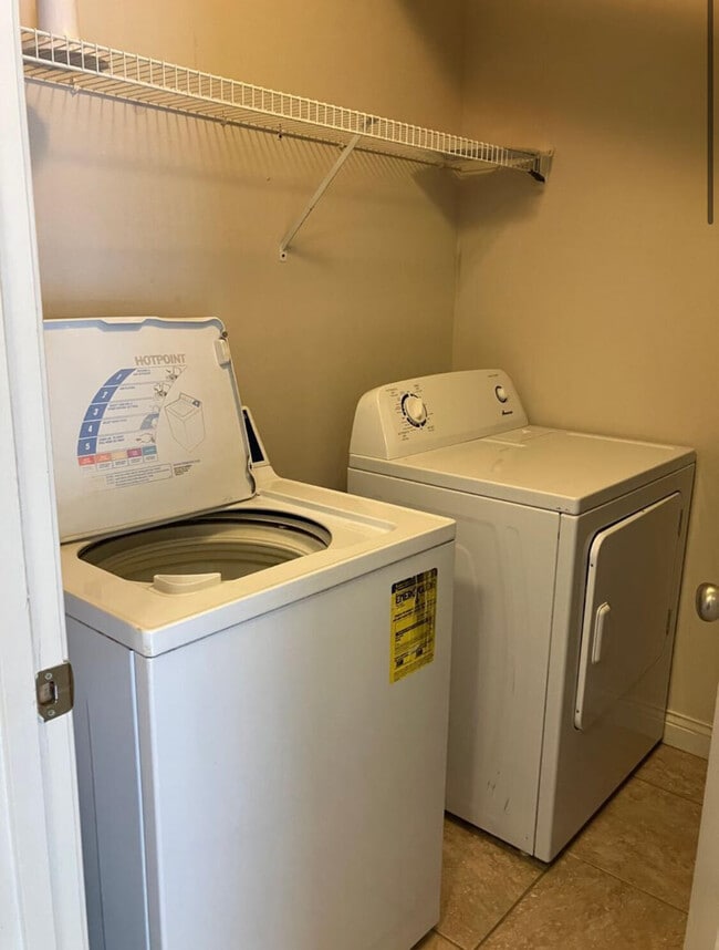 Building Photo - 1507 Rolling Rock Dr