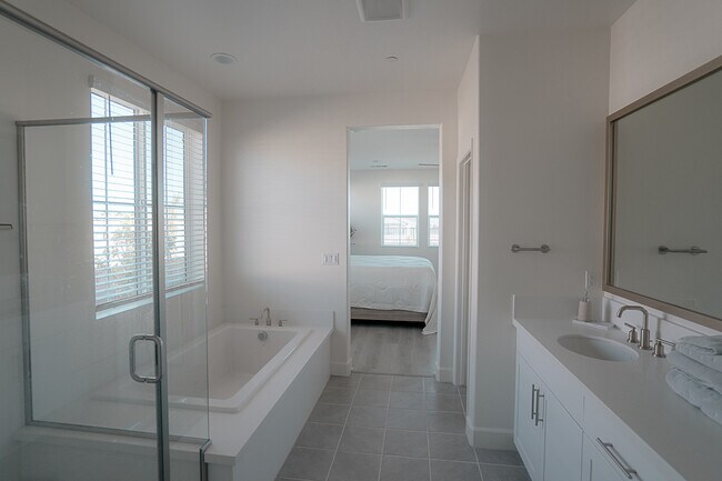 Building Photo - 58320 Coral View Way