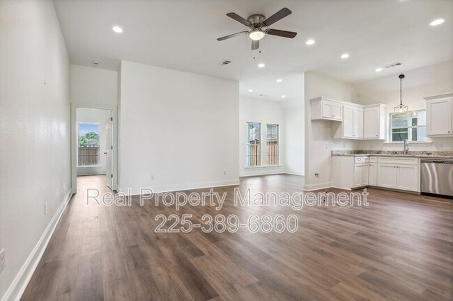 Building Photo - 7744 Cedar Trail Dr