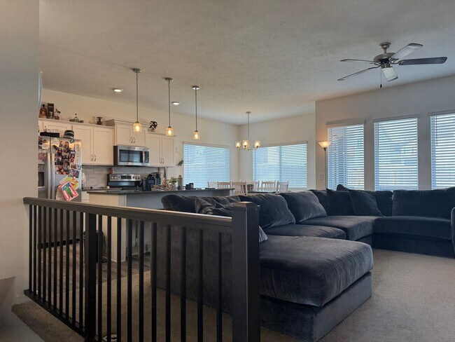 Building Photo - 1914 Hummingbird Dr