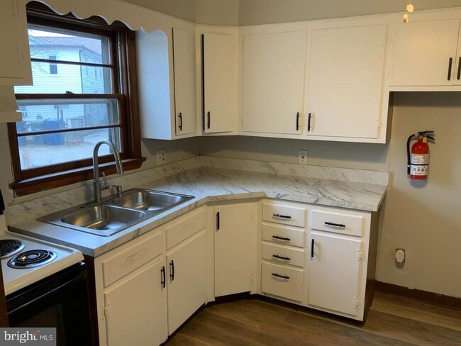 Building Photo - 334 Blue Bell Rd