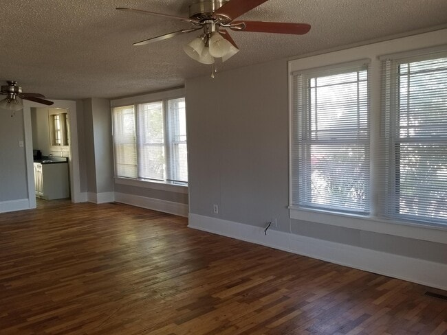 Building Photo - 702 S Washington St