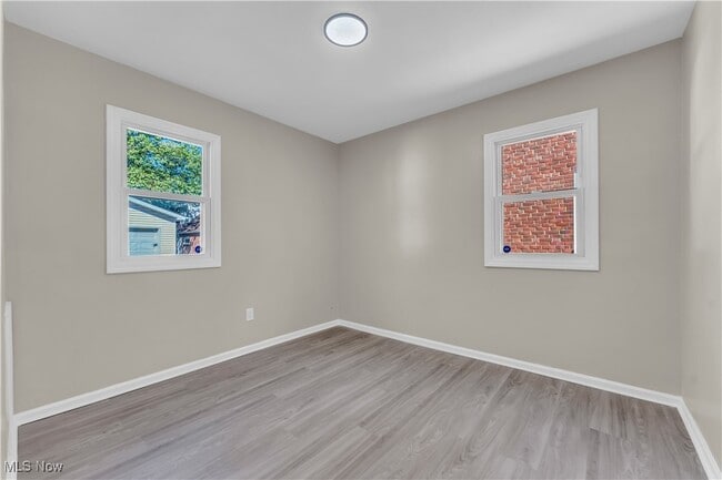 Building Photo - 1152 Elmwood Rd