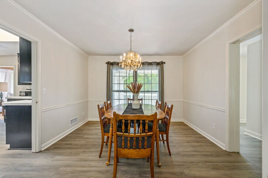 Building Photo - 2431 Weatherford Ct