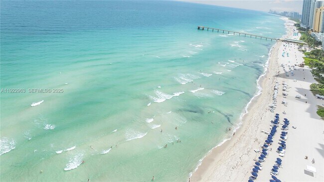 Building Photo - 17121 Collins Ave