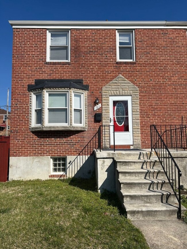 Building Photo - 5006 Lindsay Rd