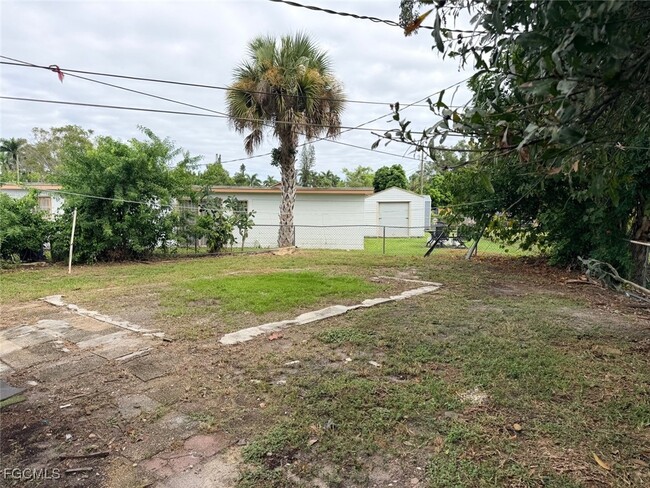 Building Photo - 1341 Gardenia Ave