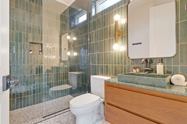 Building Photo - 1117 3rd Ave S