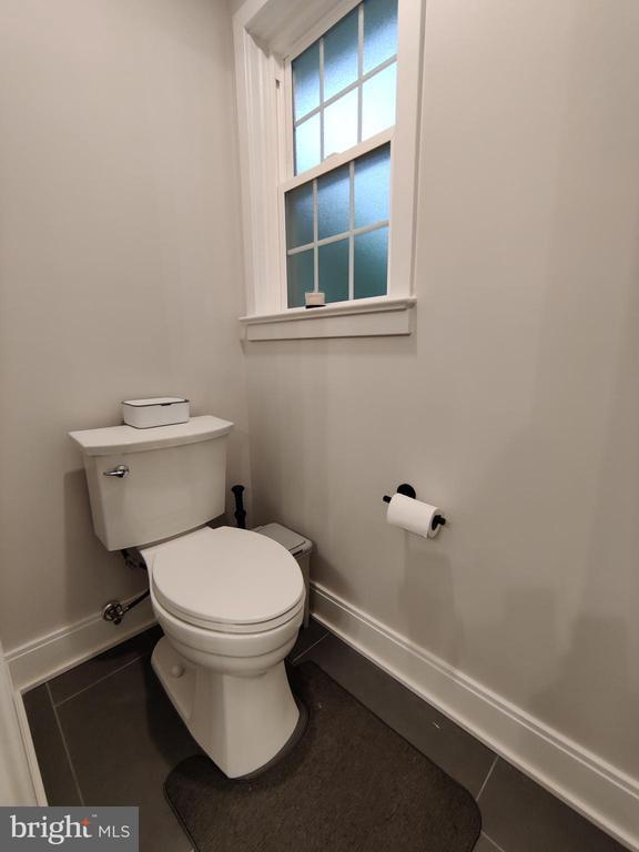 Building Photo - 9051 Laurel Hill Ct