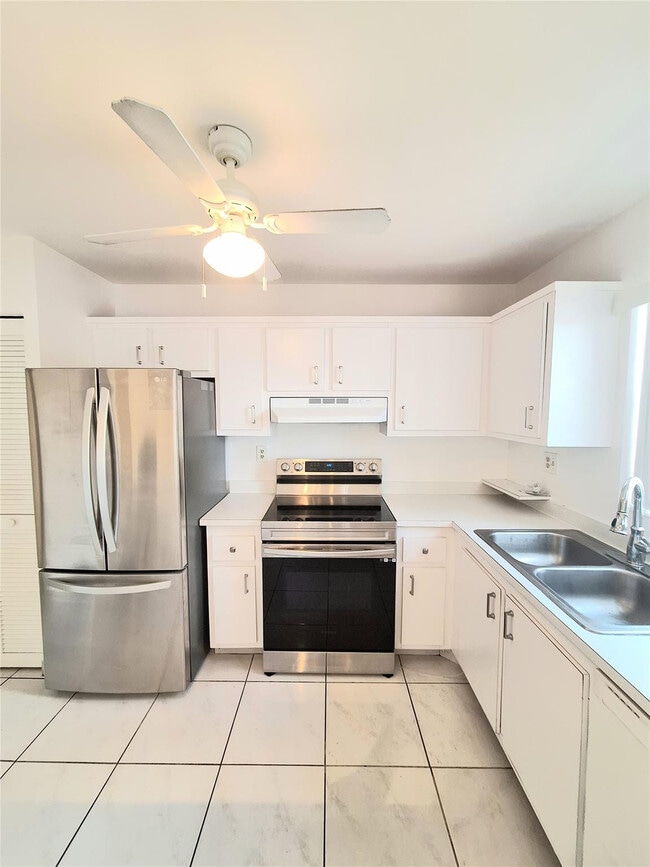 Building Photo - 4155 NW 90th Ave