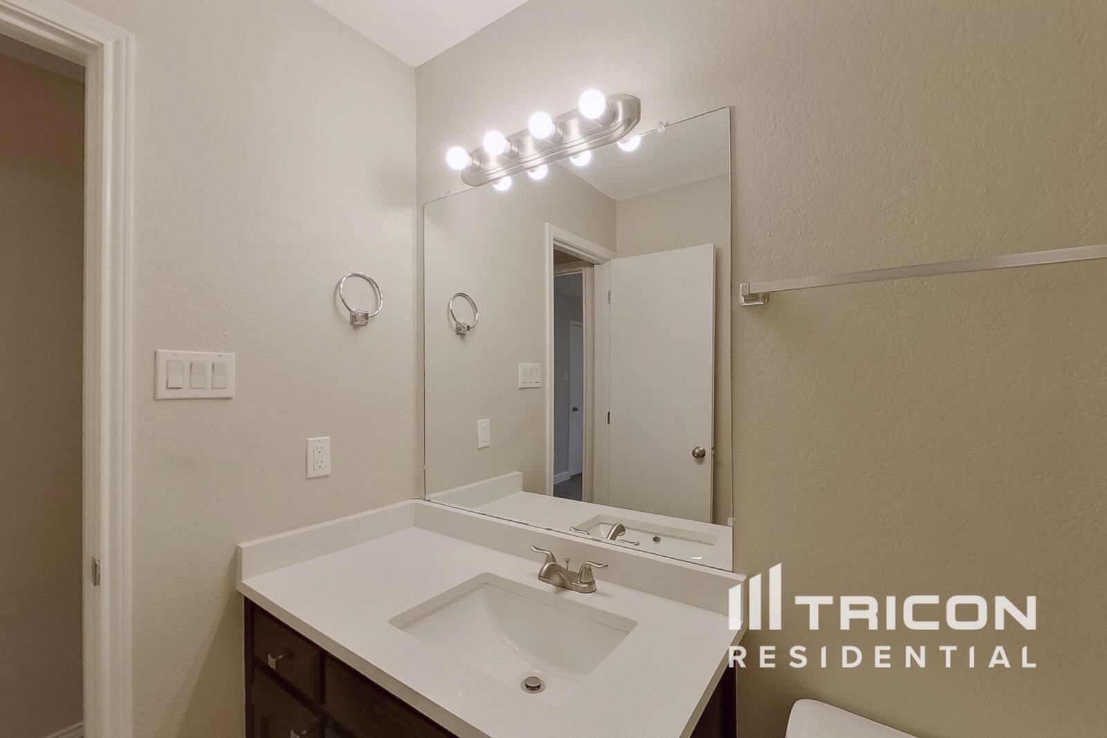 Building Photo - 6217 Old Mill Cir