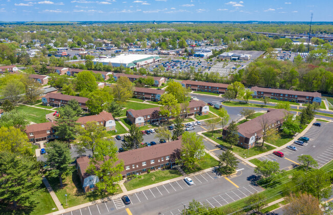 Aerial - Foxwood Manor Apartments