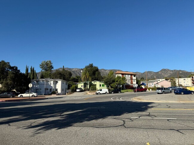 Building Photo - 3228 Honolulu Ave