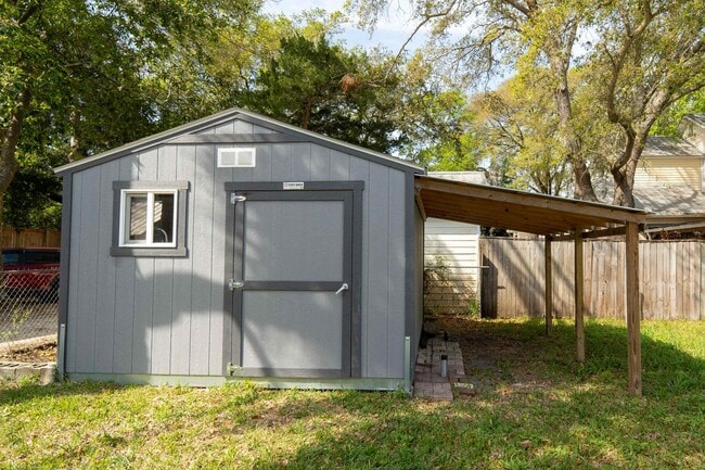 Building Photo - 23 Hope St