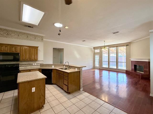 Building Photo - 8166 Berkshire Dr