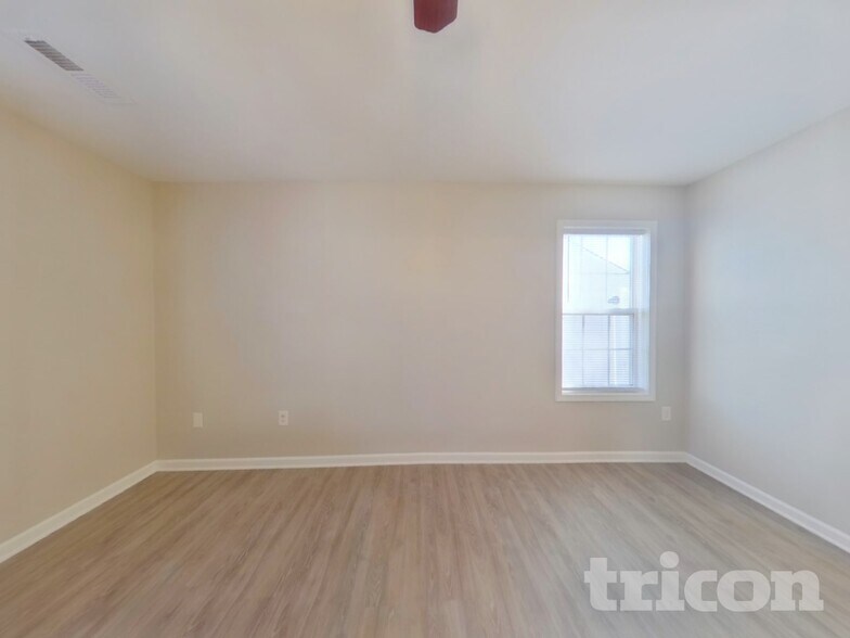 Building Photo - 5806 Shining Oak Ln