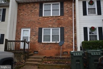 Building Photo - 619 4th St