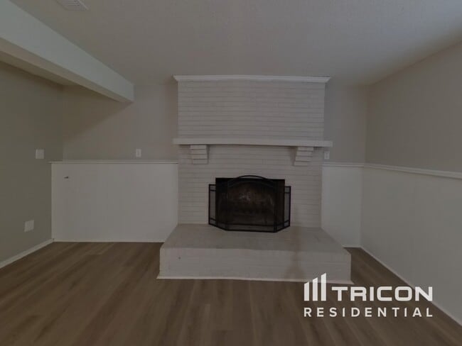 Building Photo - 5223 Split Oak Dr