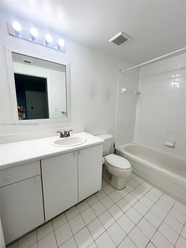 Building Photo - 50 Menores Ave